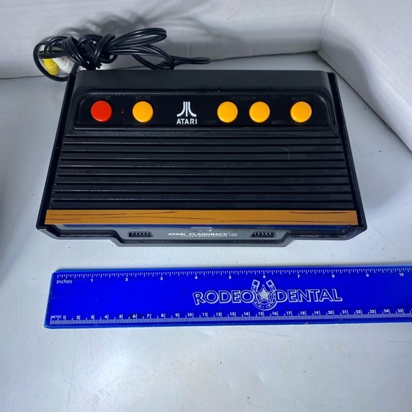 Atari Flashback 4 special edition console & 2 controllers. - Picture 13 of 14